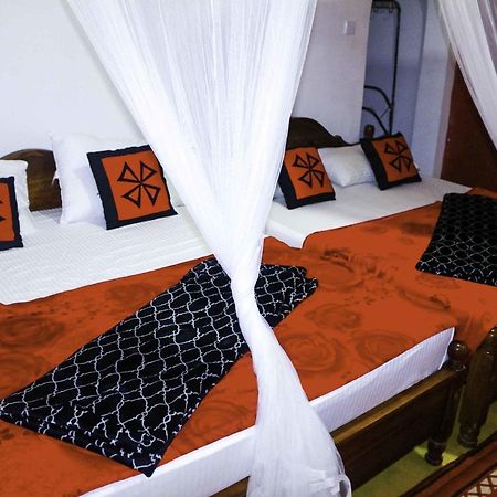 Yoho Chamith Homestay เอลลา ภายนอก รูปภาพ